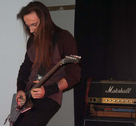 Chanteur guitariste fondateur d'homicid